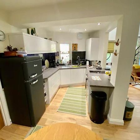 Pass The Keys Delightful Cottage Sydney Gardens Private Parking บาธ ภายนอก รูปภาพ